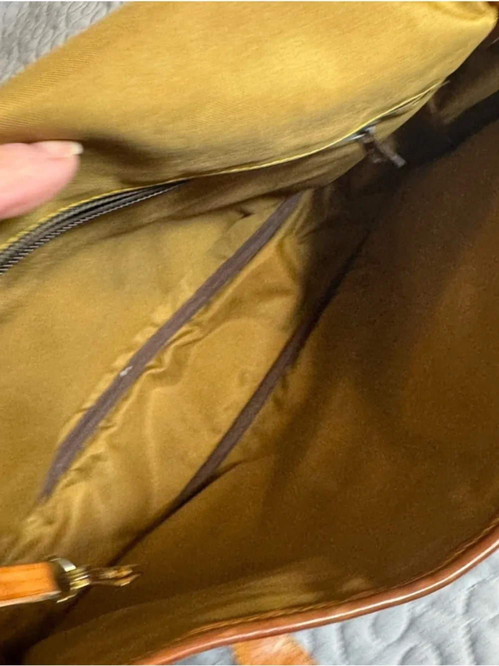 Hunting World Vintage Shoulder Bag Messenger Canvas Leather Khaki